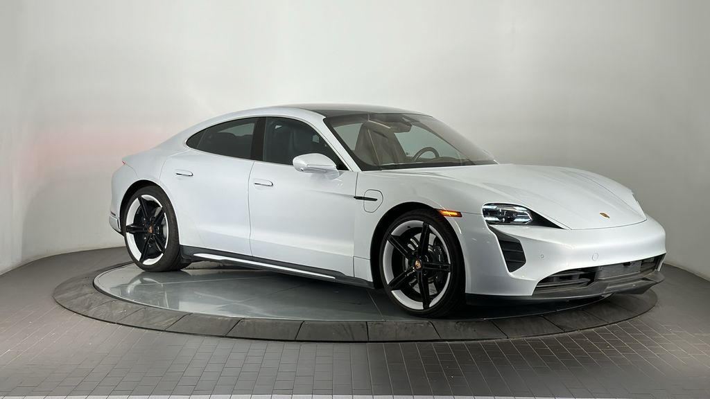 2021 Porsche Taycan 4S 9