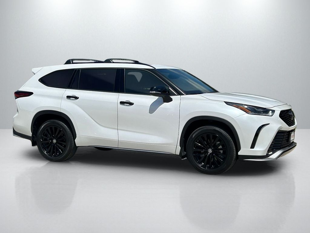 Used 2025 Toyota Highlander SUV