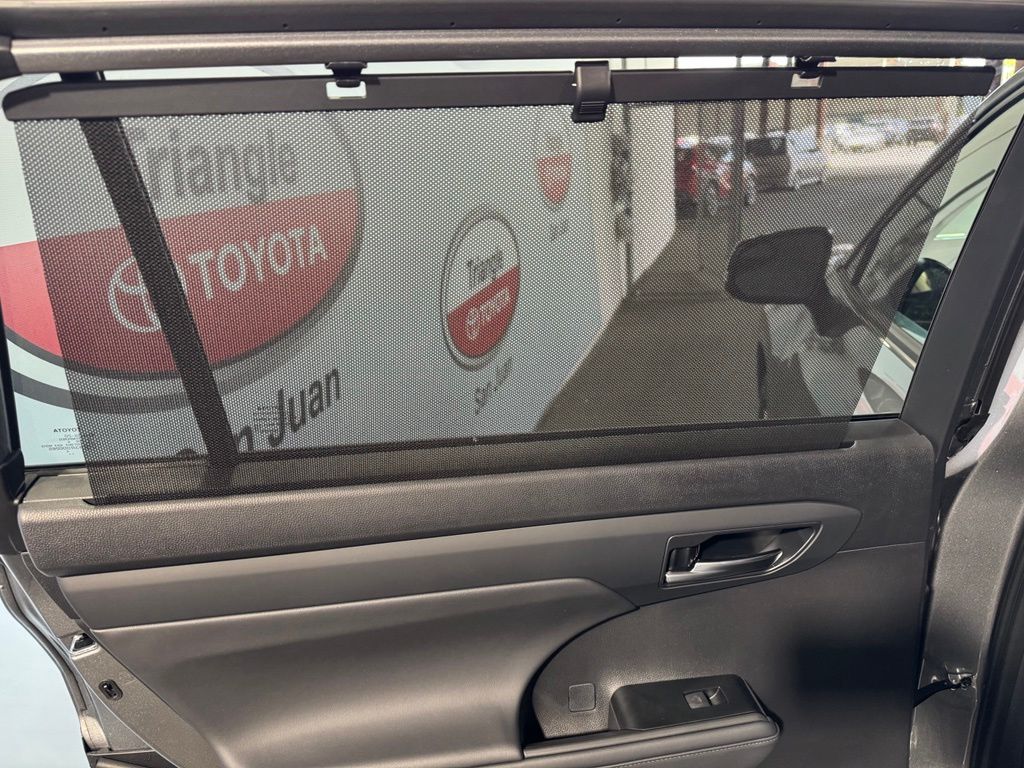 Thumbnail: 2026 Toyota Highlander - 30