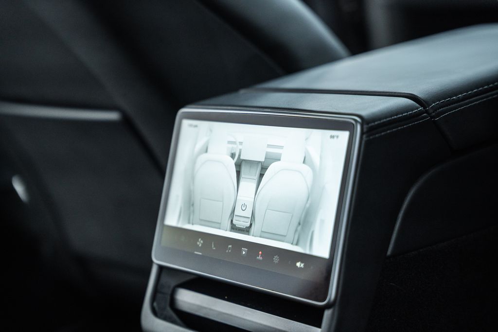 TeslaModel 328