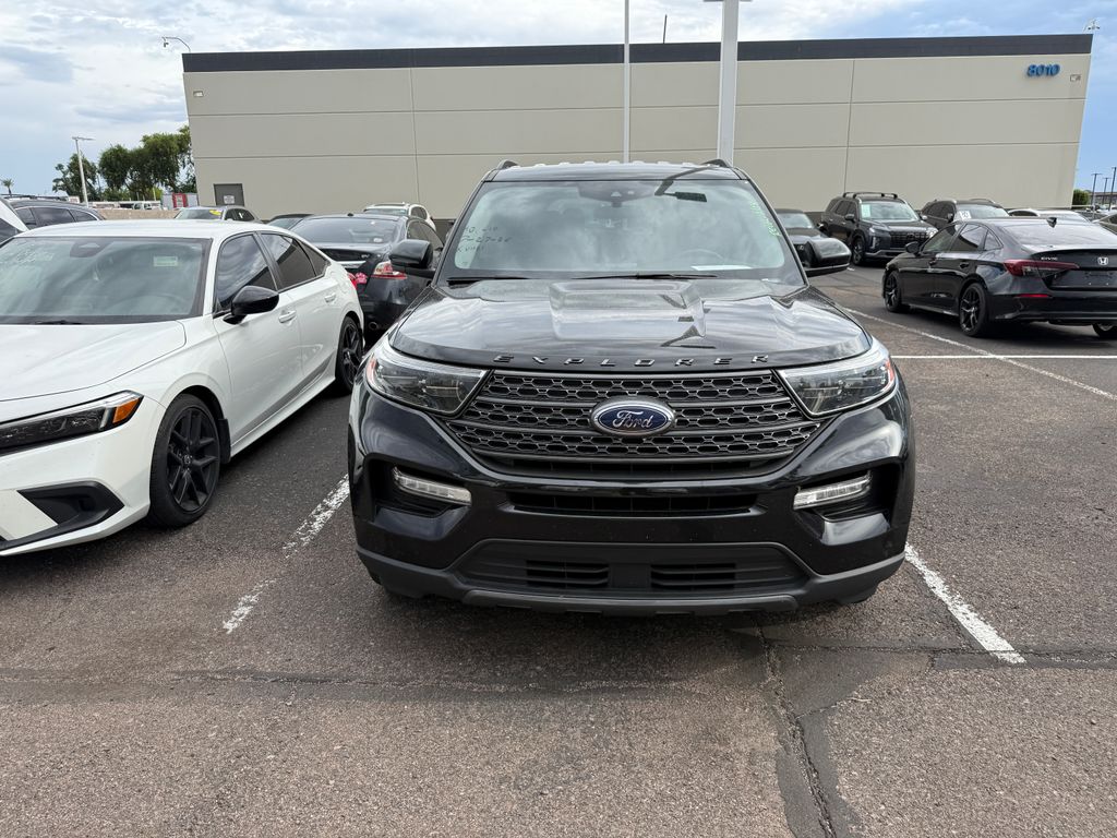 Used 2023 Black Ford XLT image 2