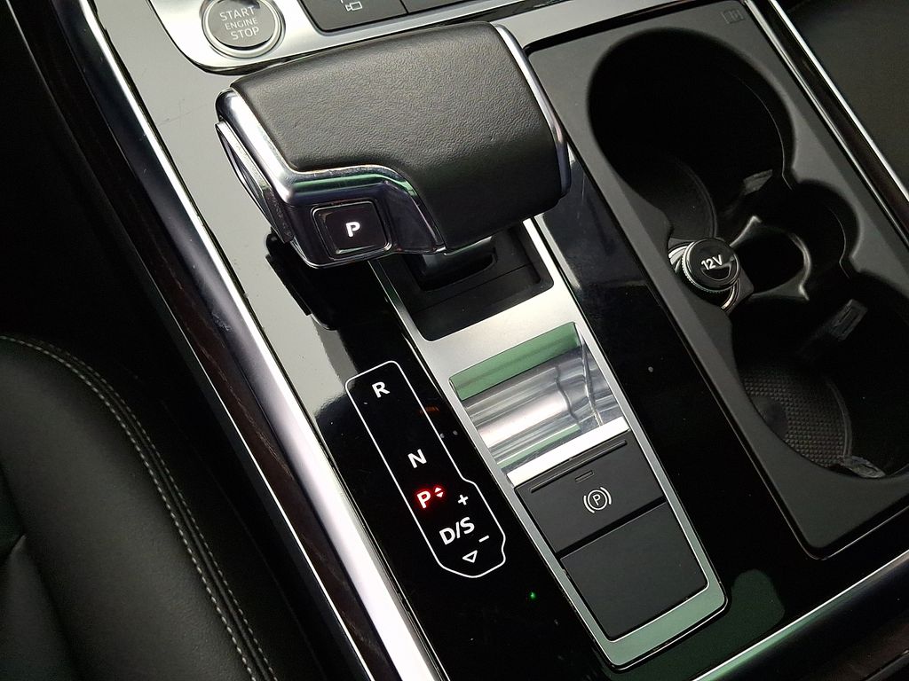Thumbnail: 2021 Audi Q8 - 15
