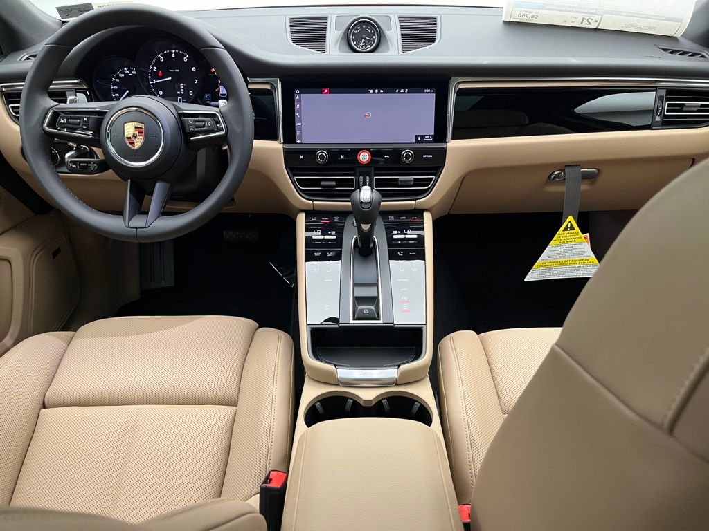 Thumbnail: 2025 Porsche Macan - 23