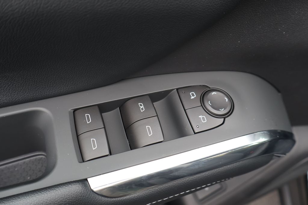 Thumbnail: 2026 Chevrolet Traverse - 17