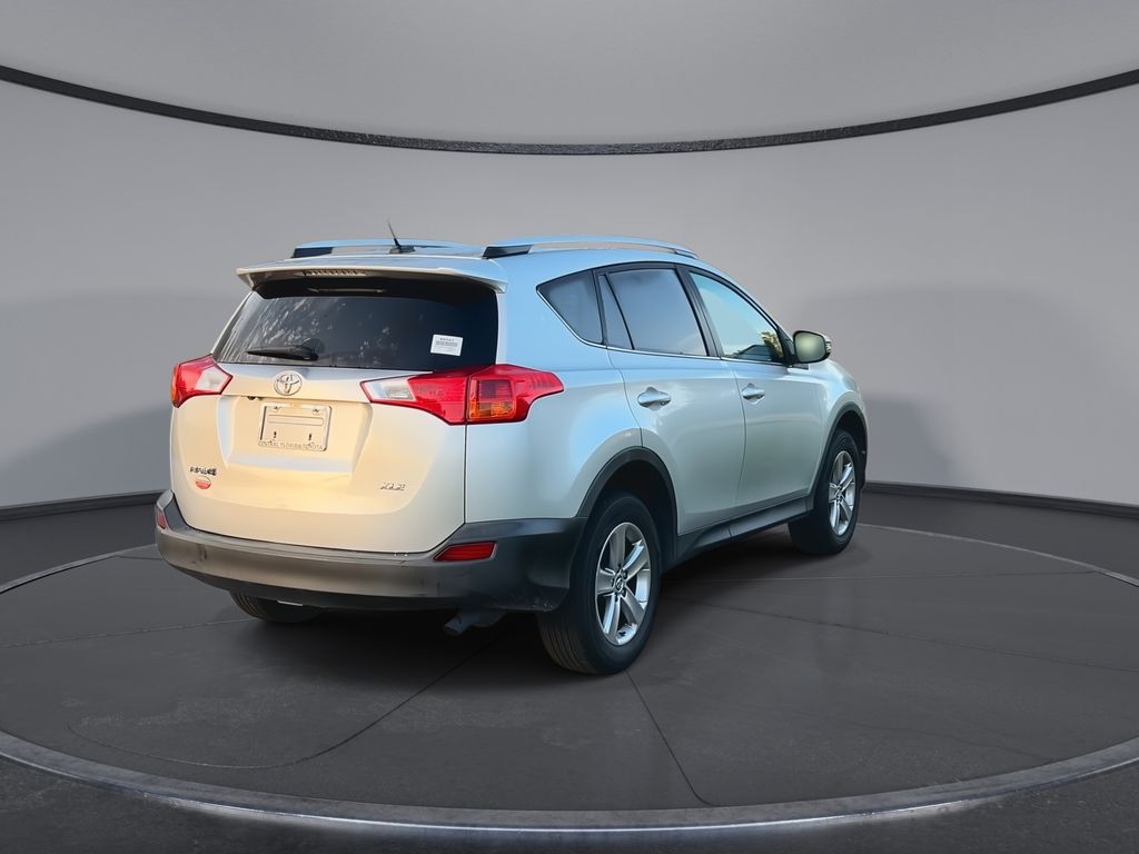 Thumbnail: 2015 Toyota RAV4 - 8