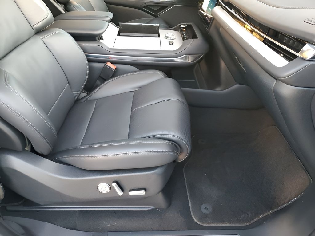 Used Car 2025 Lincoln Navigator L  Reserve For Sale Under $100,000 In Austin, Texas