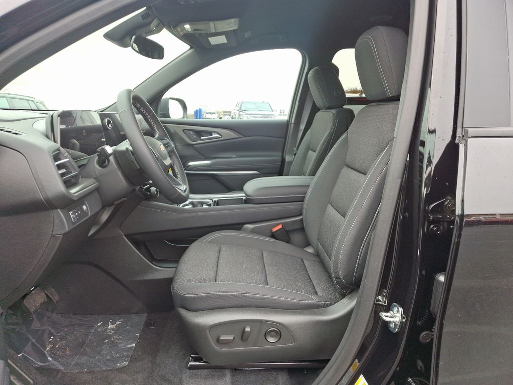 2025 Chevrolet Traverse LT 6