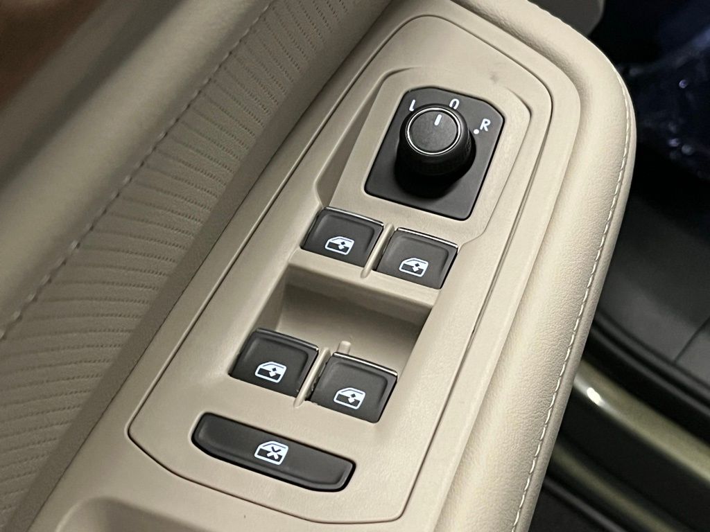 2026 Volkswagen Atlas SE w/Tech - Photo 18