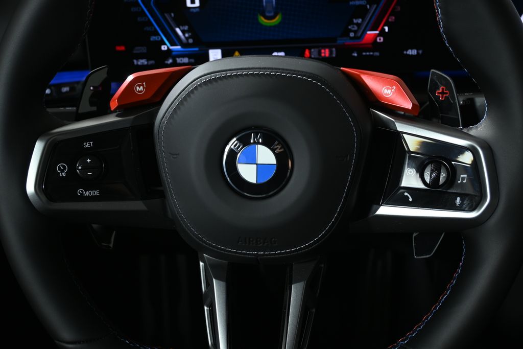Thumbnail: 2026 BMW M5 - 20