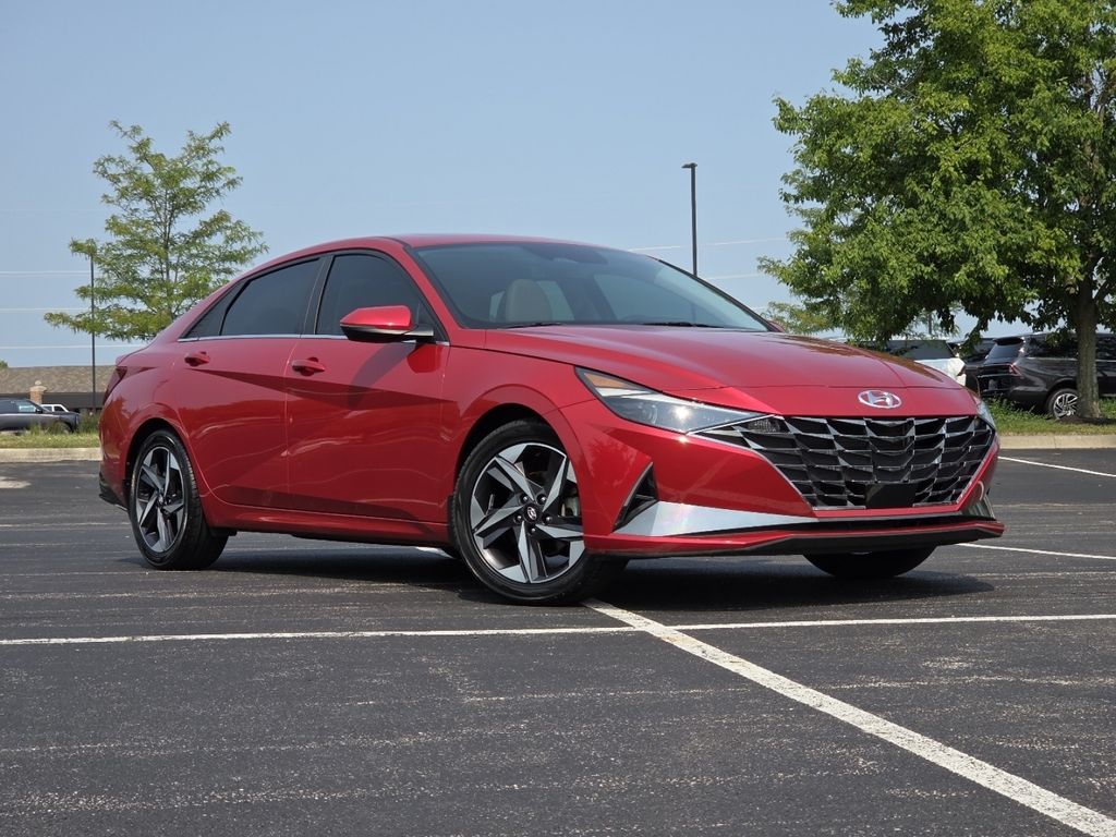 Used 2022 Red Hyundai Limited image 2