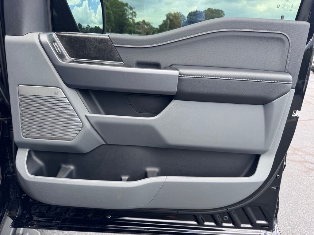 FordF-150 Lightning27