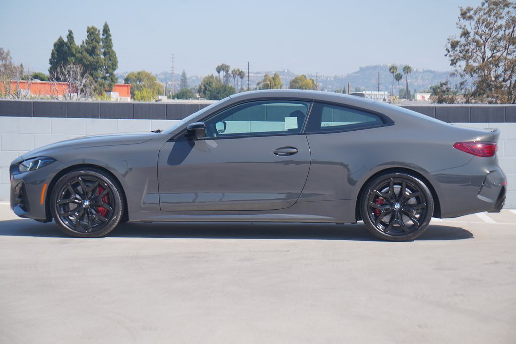 Thumbnail: 2026 BMW 4 Series - 4