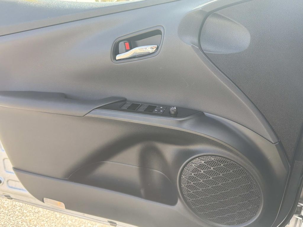 Used 2019 Toyota Prius L 5D Hatchback