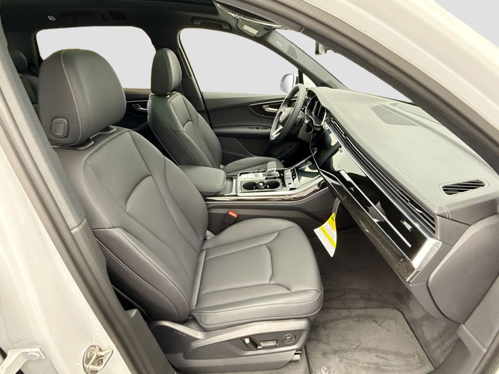 Thumbnail: 2026 Audi Q7 - 20