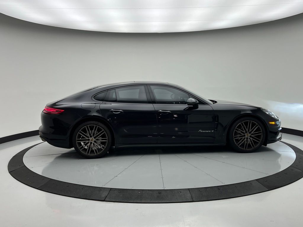 Thumbnail: 2018 Porsche Panamera - 4