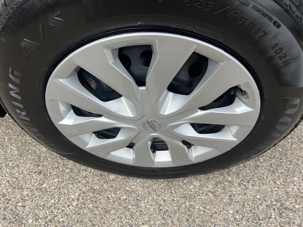 2019 Nissan Rogue S photo