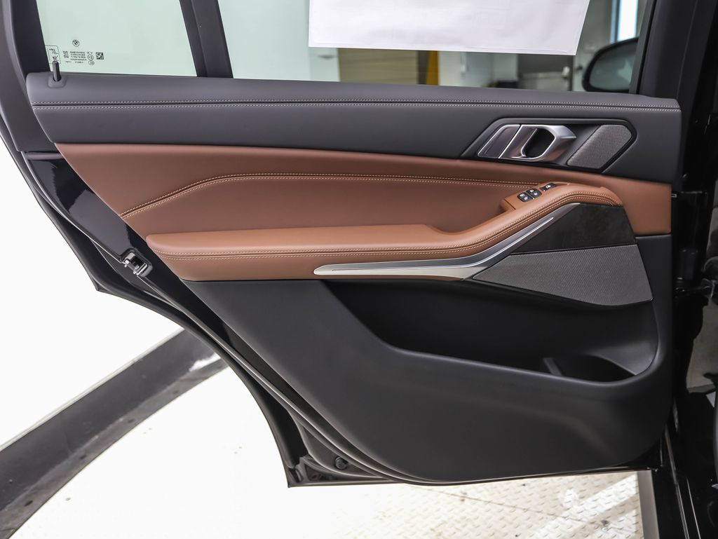 Thumbnail: 2026 BMW X7 - 20