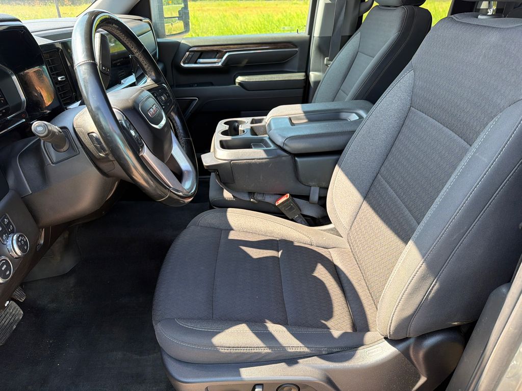Used 2024 Gray GMC SLE image 9
