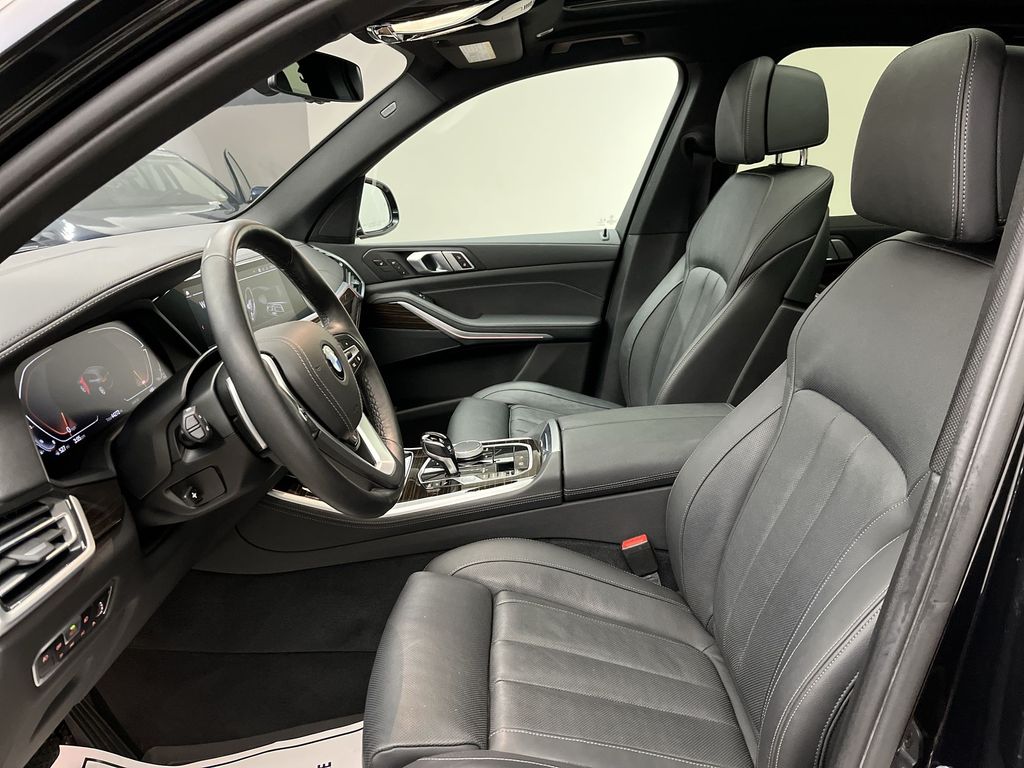 Thumbnail: 2021 BMW X5 - 11