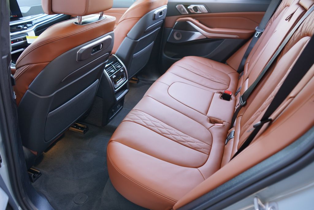 Thumbnail: 2026 BMW X5 - 19