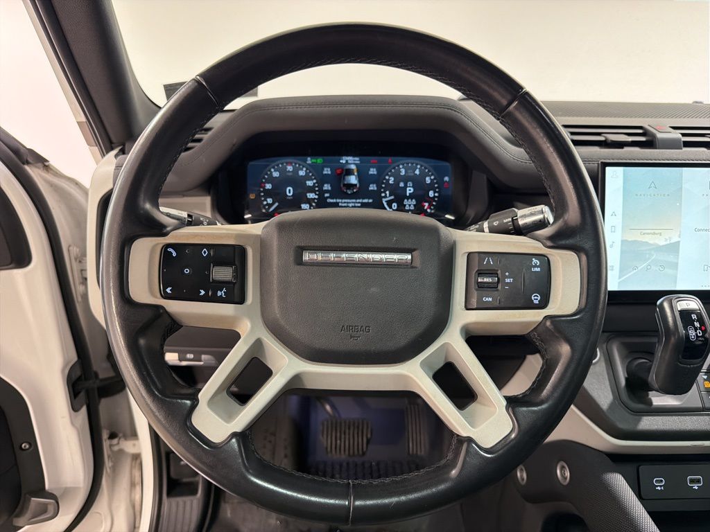 Certified Used 2022 White Land Rover X-Dynamic SE image 14