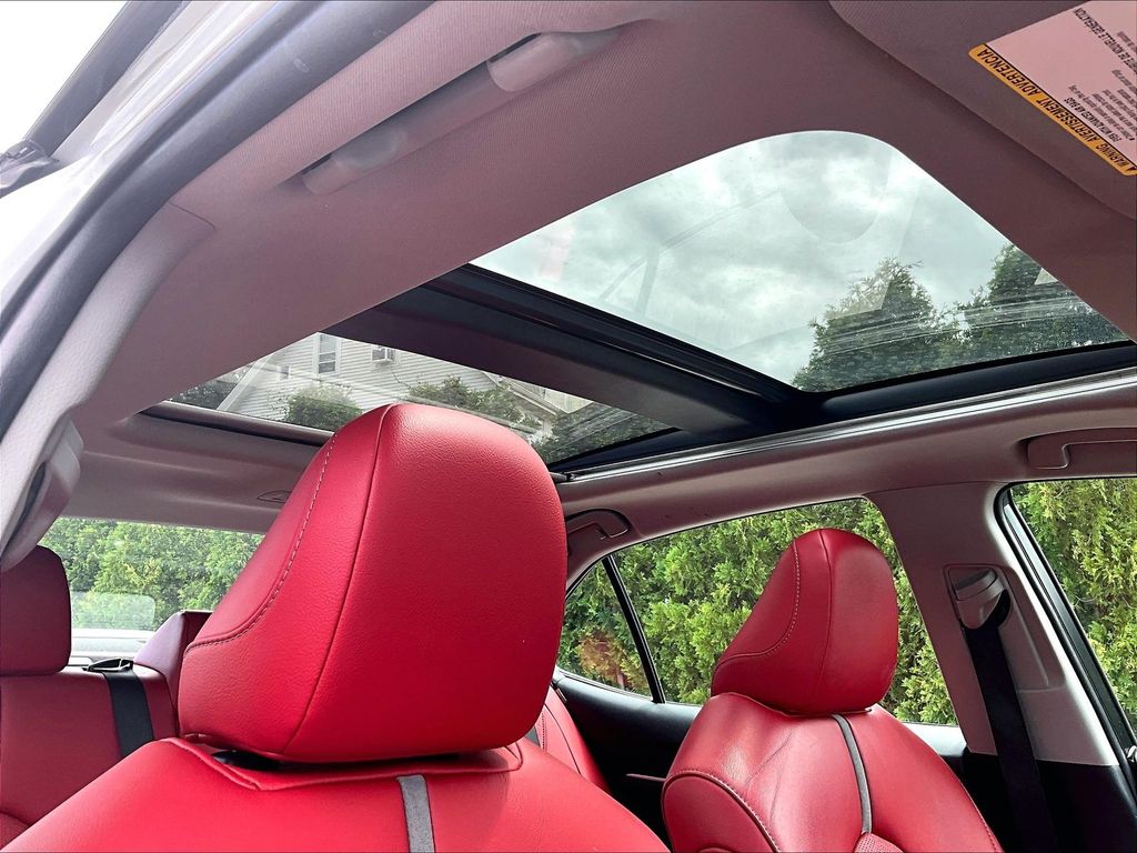 2018 Toyota Camry — photo 22