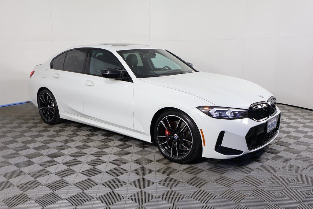 Thumbnail: 2023 BMW 3 Series - 3