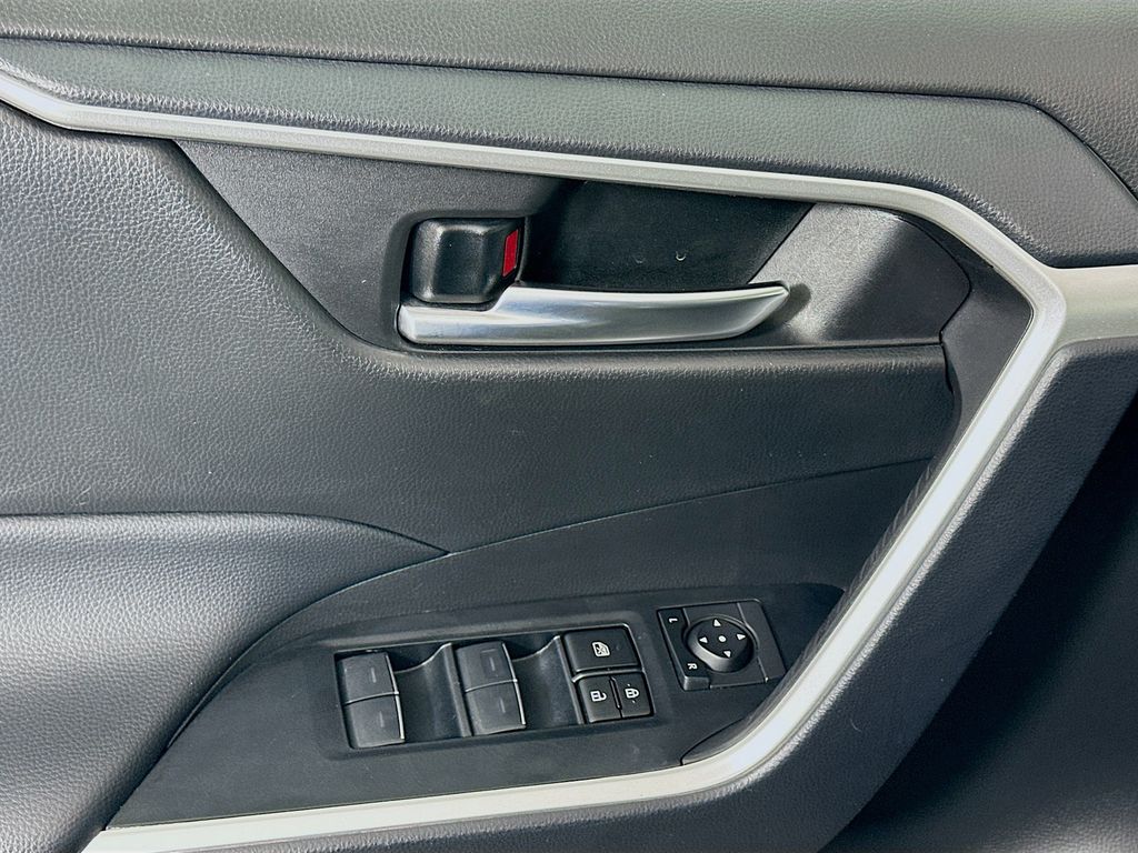 Thumbnail: 2024 Toyota RAV4 - 18