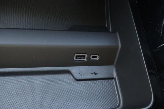 Thumbnail: 2026 Chevrolet Suburban - 28