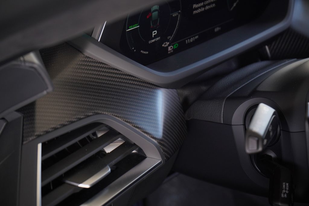 Thumbnail: 2026 Audi e-tron GT - 13