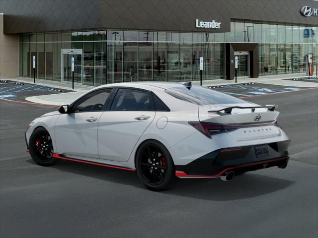 2025 Hyundai Elantra Base 5