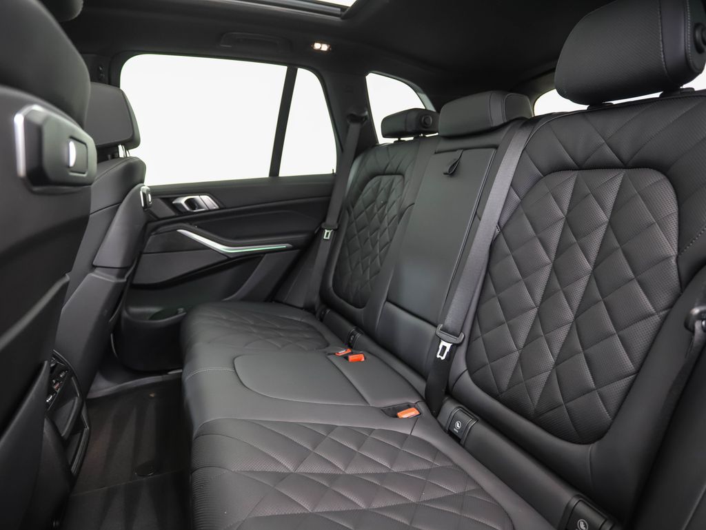 Thumbnail: 2024 BMW X5 - 21