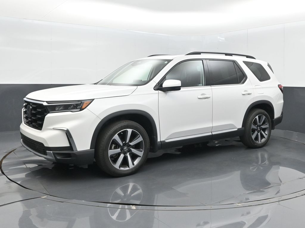 Platinum White 2023 Honda Pilot Touring AWD SUV / Crossover All-Wheel Drive Automatic