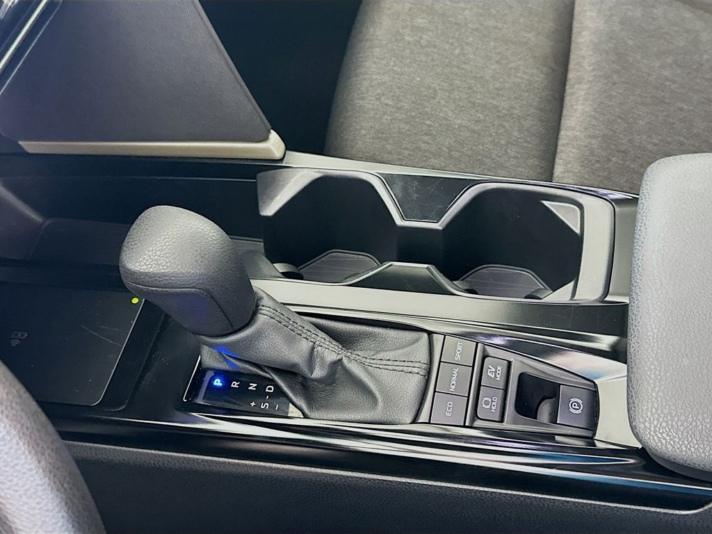 Thumbnail: 2025 Toyota Camry - 17