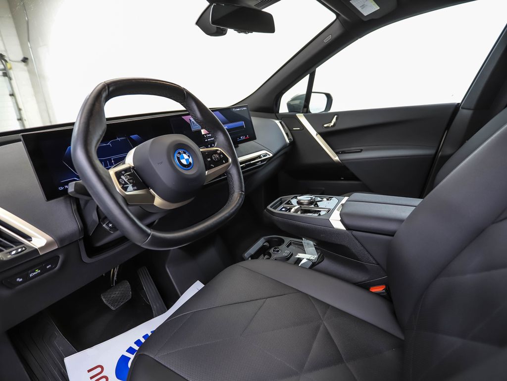 Thumbnail: 2024 BMW iX - 10