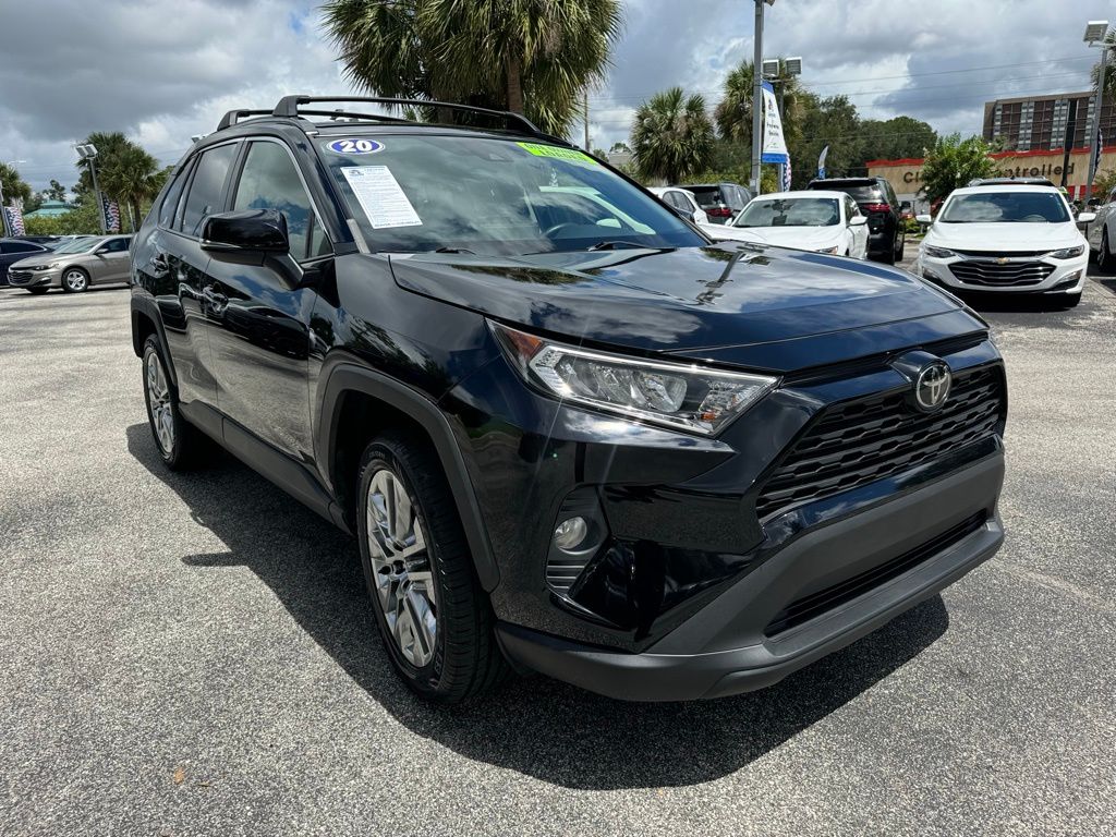 2020 Toyota RAV4 XLE Premium 10