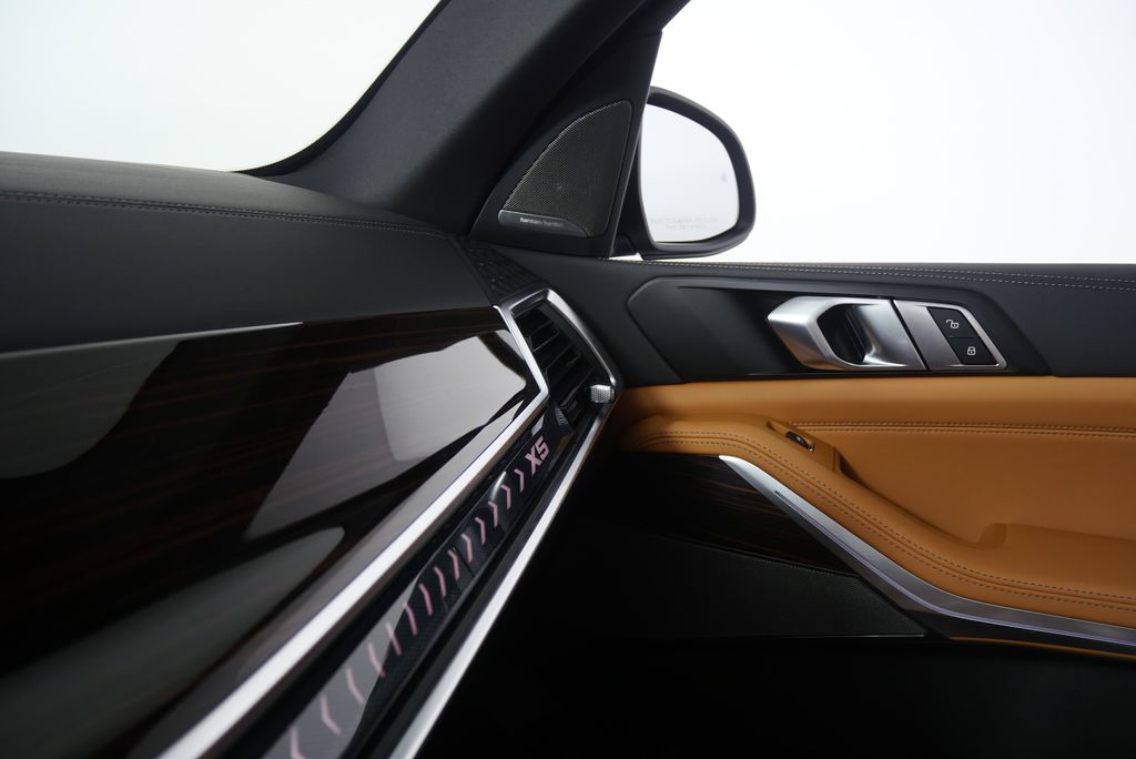 Thumbnail: 2026 BMW X5 - 24