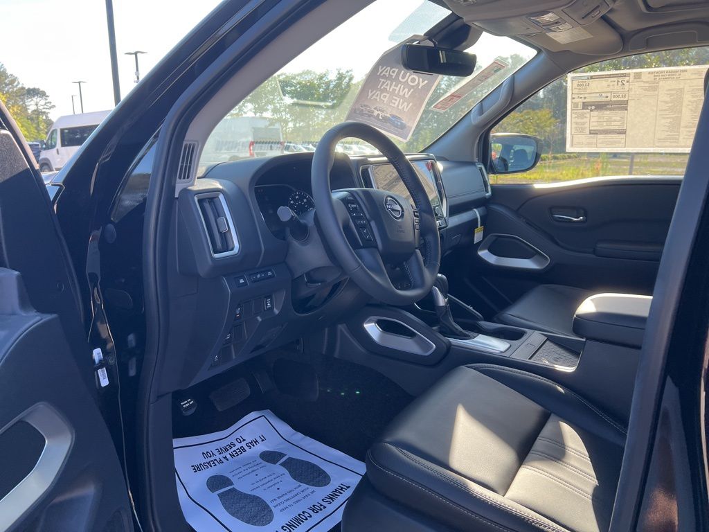 2025 Super Black Nissan Frontier SL RWD Truck