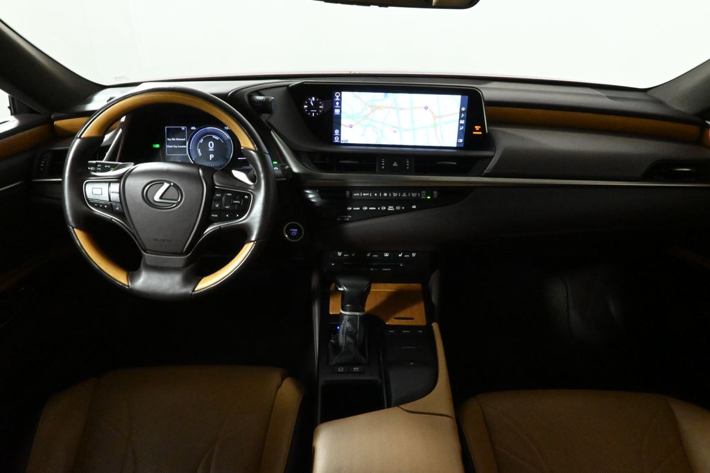 2019 Lexus ES Hybrid 300h Luxury 17