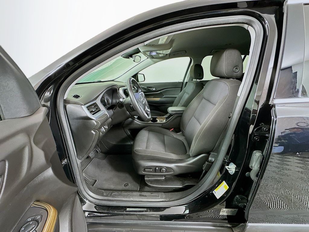 Thumbnail: 2020 GMC Acadia - 21