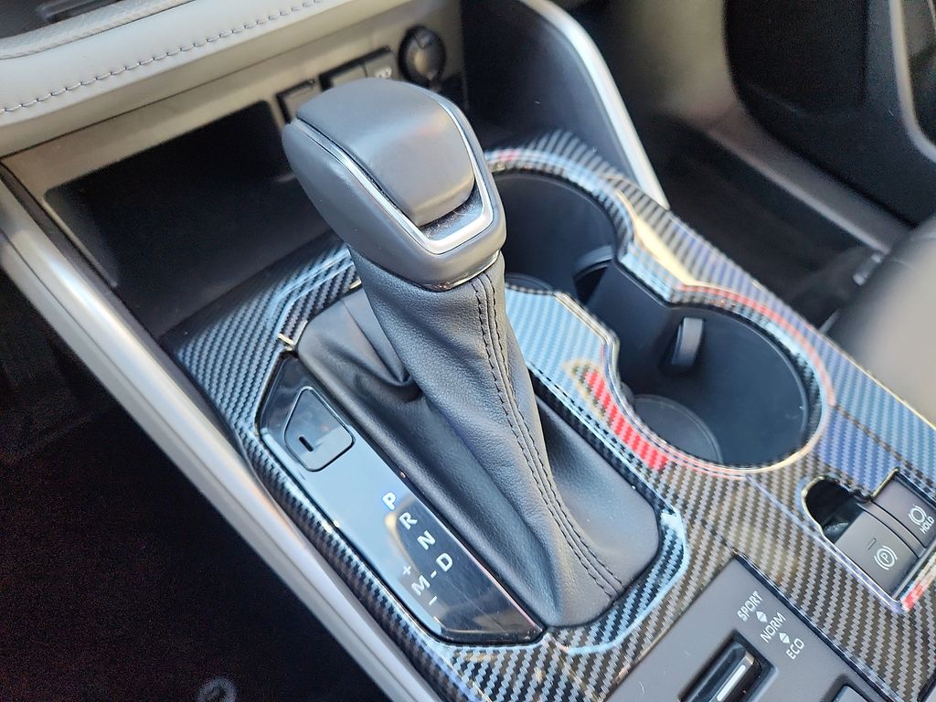 Thumbnail: 2021 Toyota Highlander - 17