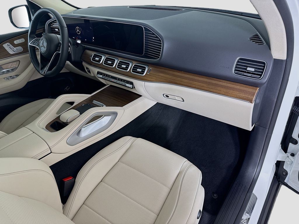 Thumbnail: 2025 Mercedes-Benz GLE - 18