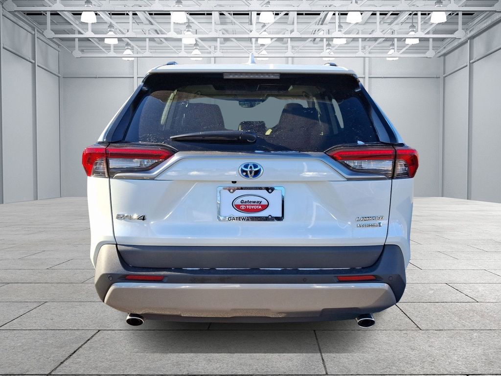 2022 Toyota RAV4 Limited 5