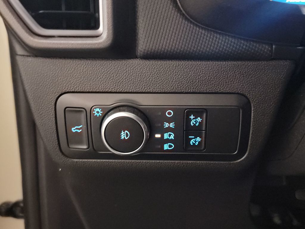 Certified Used 2025 Beige Ford Outer Banks image 18