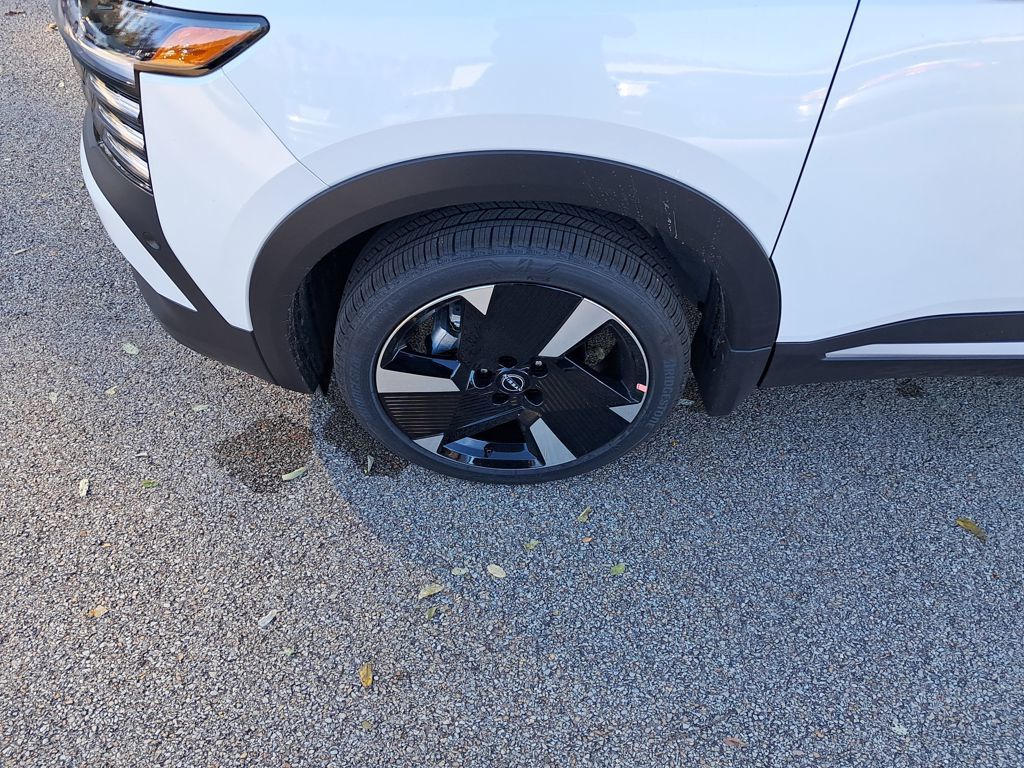 2026 Nissan Kicks SR White at South Hills Kia