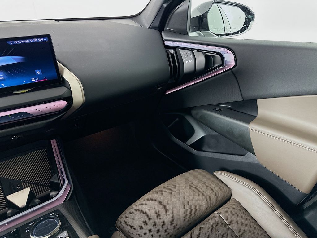 Thumbnail: 2025 BMW X3 - 23