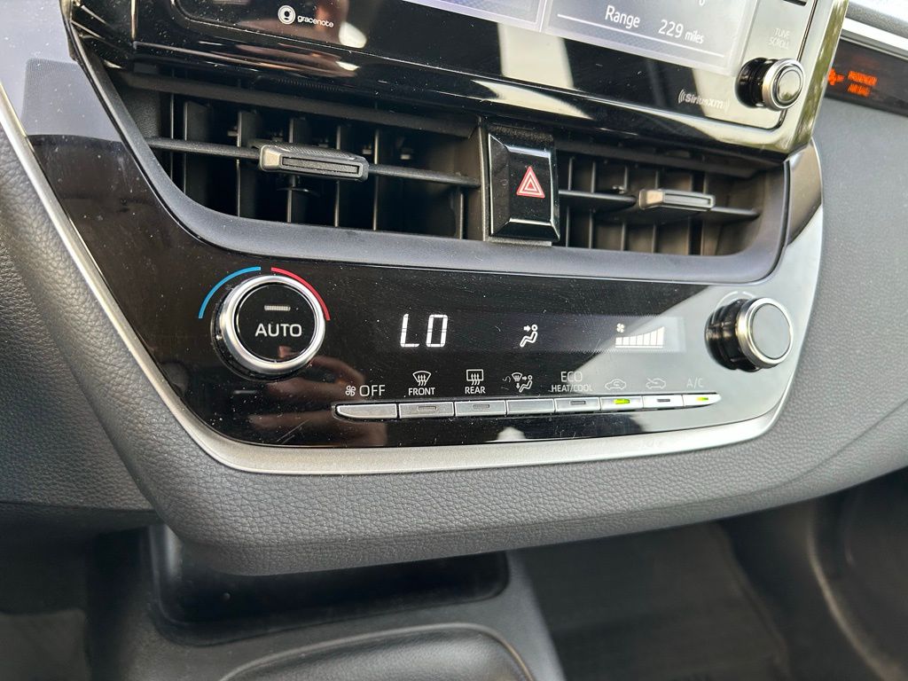 2022 Toyota Corolla LE 25