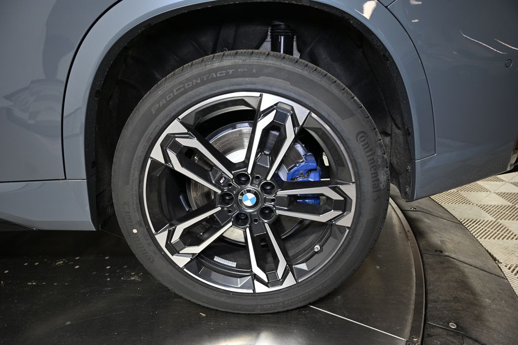 Thumbnail: 2026 BMW X1 - 13