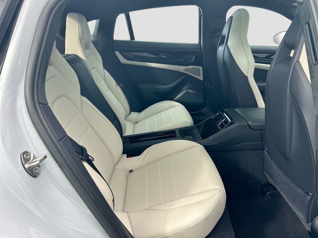 Thumbnail: 2026 Porsche Panamera - 23