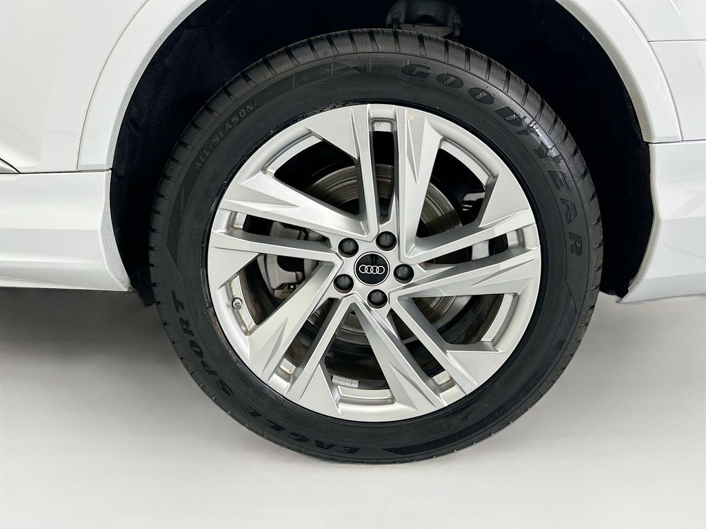 Thumbnail: 2023 Audi Q7 - 30